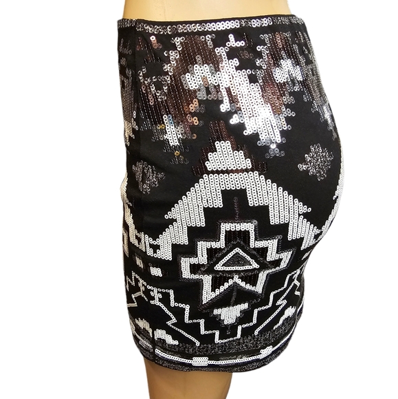 COPY - Express Aztec sequin mini skirt - Picture 3 of 10